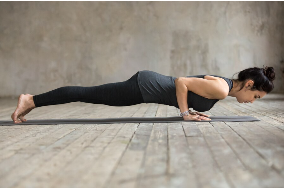 चतुरंग दंडासन (प्लैंक पोज)Dandasana (Plank